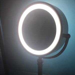 Ring mirror light